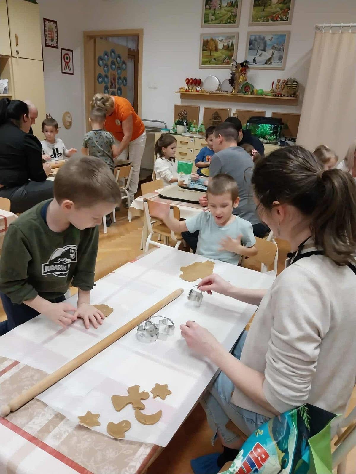 Közös mézeskalácssütés a Méhecske csoportban 2025. 12. 09.